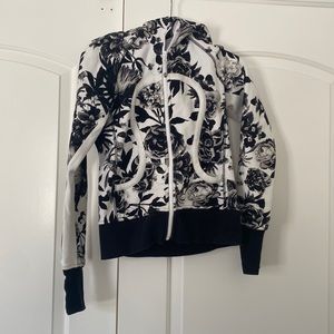 Lululemon Scuba Hoodie Size 6